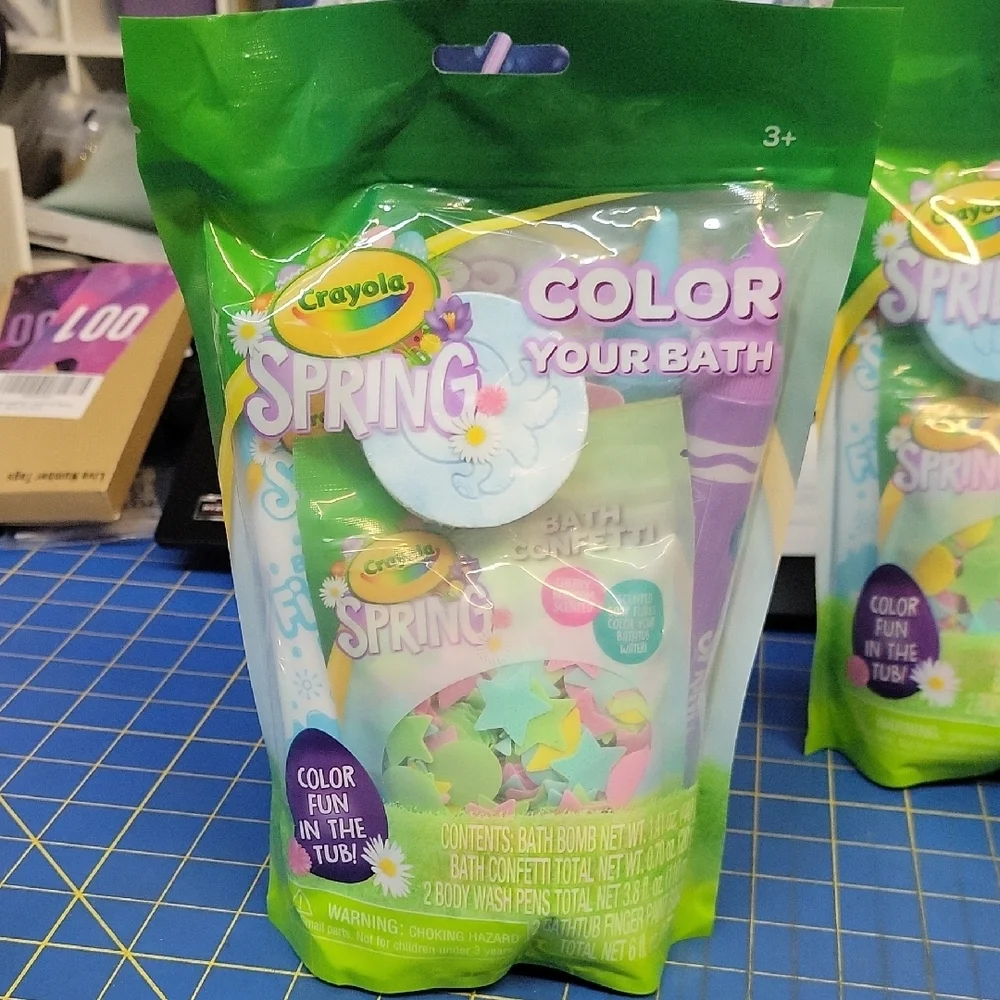 Crayola Spring Colorful Bath Set New Sealed Package